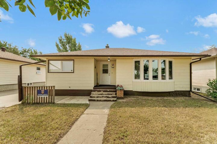 317 3 Avenue E — photo 1