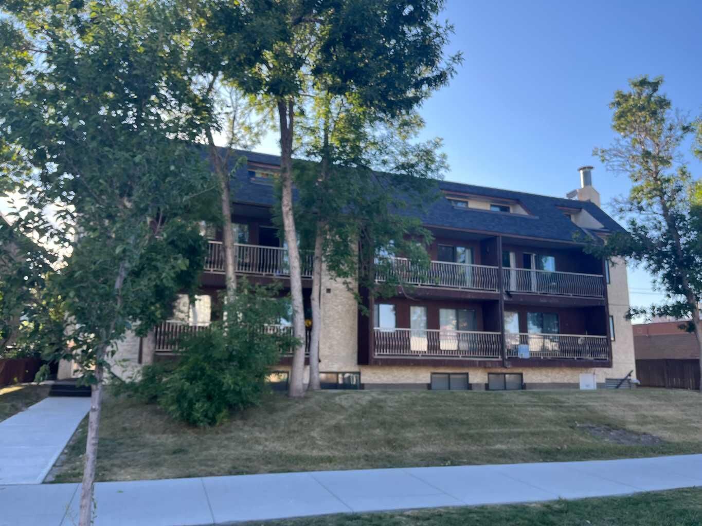 Property Photo: 1113 37 Street SW 301 AB T3C 1S5