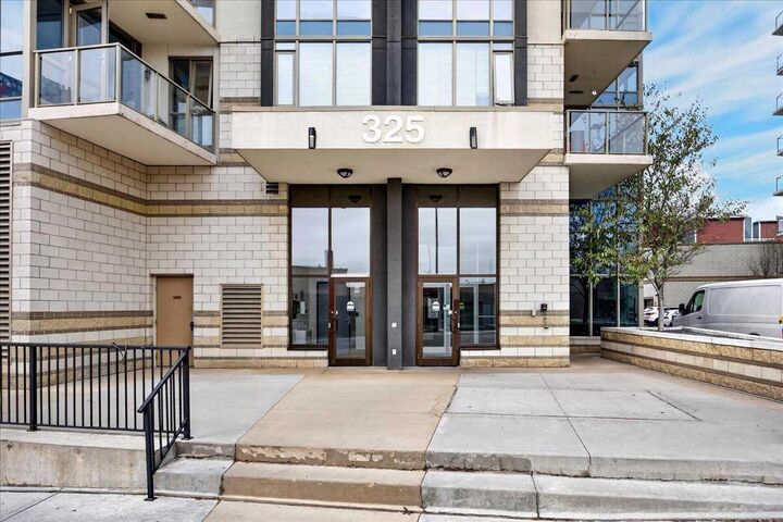 Property Photo: 325 3 Street SE 701 AB T2G 0T9