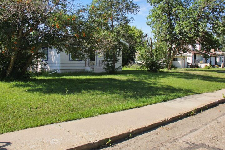 Property Photo:  4925 49 Street  AB T0B 4C0 