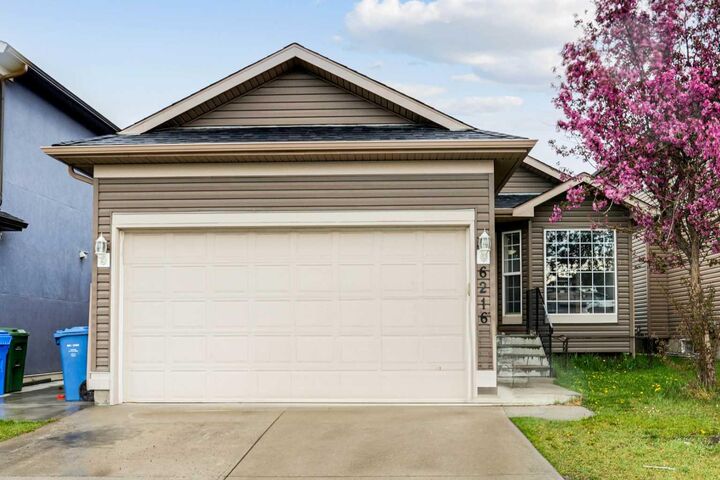 Property Photo: 6216 Taralea Park NE AB T3J 4Y1