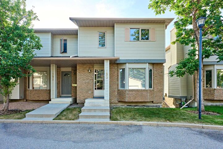 Property Photo: 193 Patina Park SW AB T3H 3E3