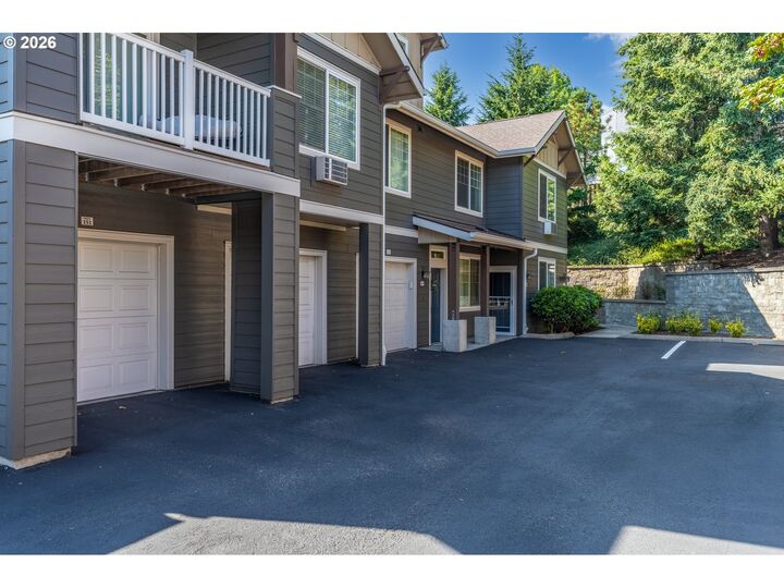 Property Photo:  10800 SE 17th Cir M152  WA 98664 