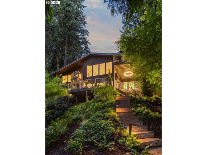 Property Photo:  2707 Southshore Blvd  OR 97034 
