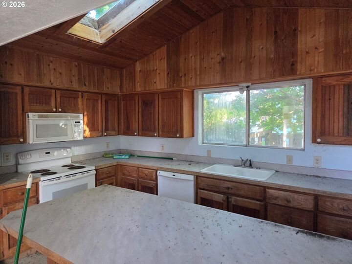 Property Photo: 525 King Salmon OR 97121