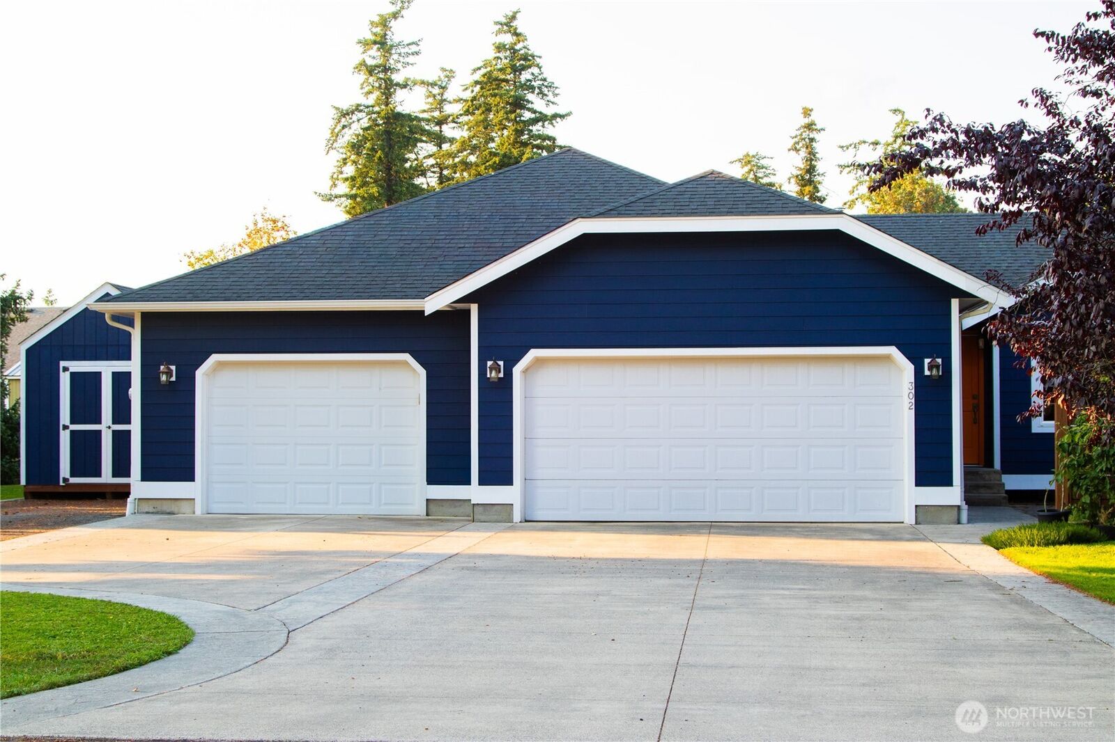 Property Photo:  302  Harrison Street  WA 98276 