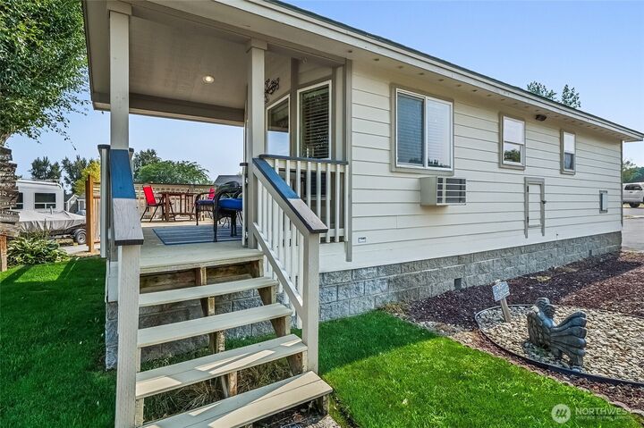 Property Photo:  7037  Highway 262  E 50  WA 99344 