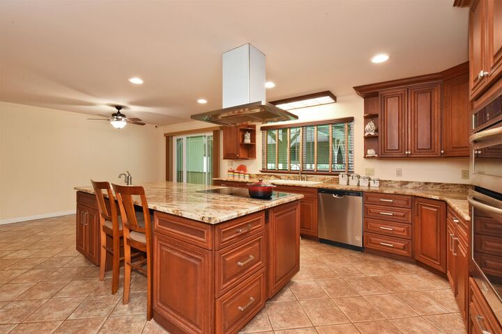 Property Photo:  1525 Kaupakalua Rd  HI 96708 