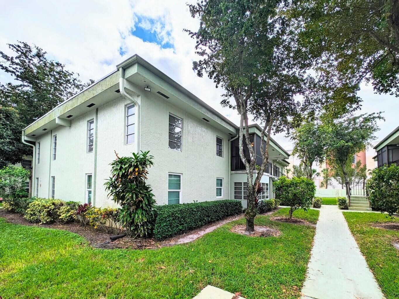 Property Photo: 7515 S Oriole Boulevard 203 FL 33446