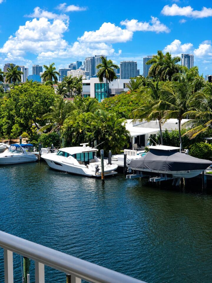 Property Photo:  1777 SE 15th Street 419  FL 33316 
