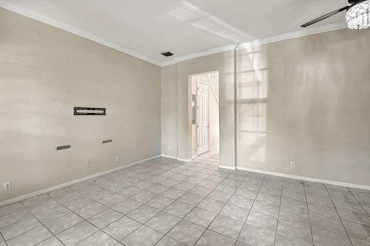 Property Photo: 608 NW 25th Avenue FL 33426