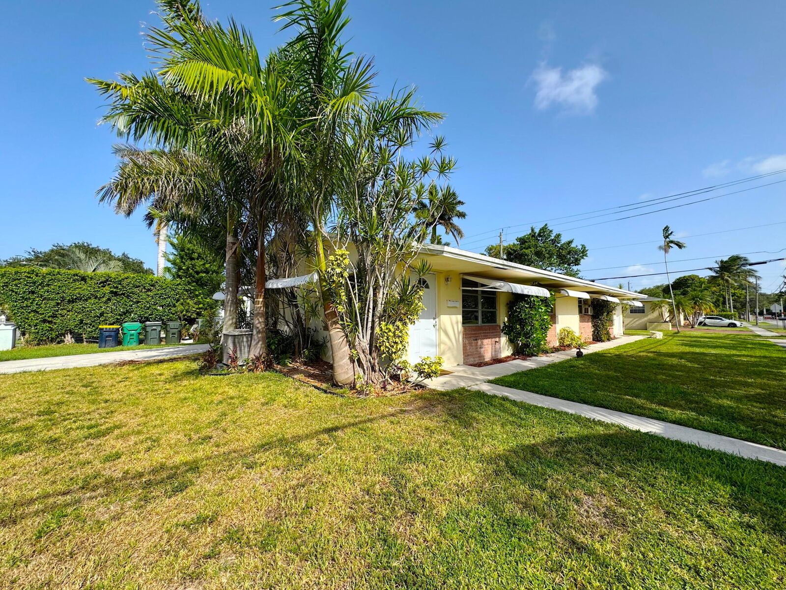 Property Photo:  202 SE 3rd Terrace 1  FL 33004 
