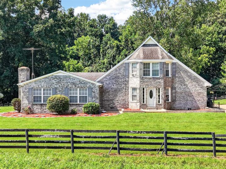 Property Photo: 2327 Larmon Mill Road KY 42122