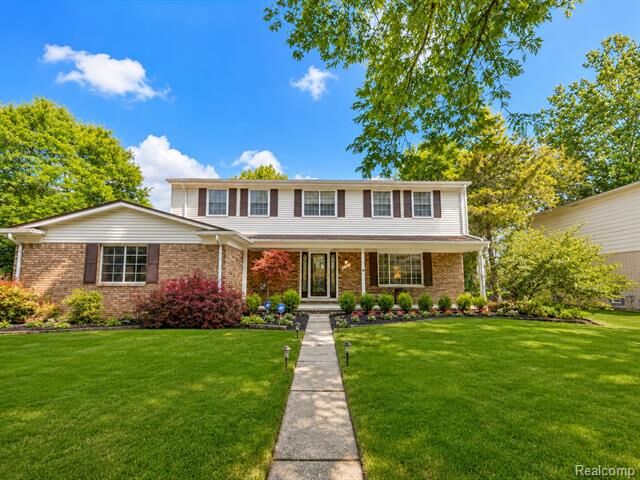 Property Photo: 2754 Denise Drive MI 48085