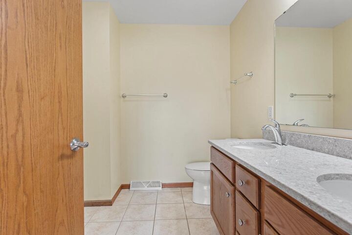 Property Photo:  5113 Merwood Lane 113  WI 53718 