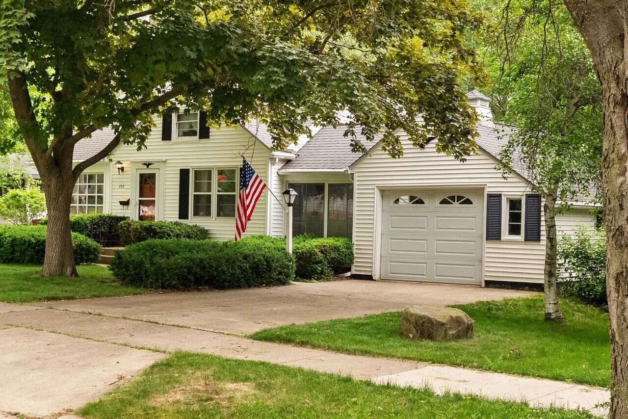 Property Photo: 653 Orchard Drive WI 53711