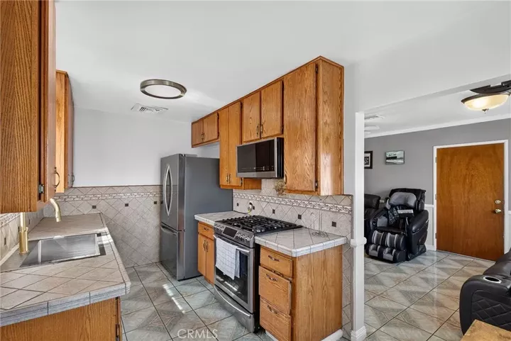 Property Photo:  424 E 3rd  CA 92376 