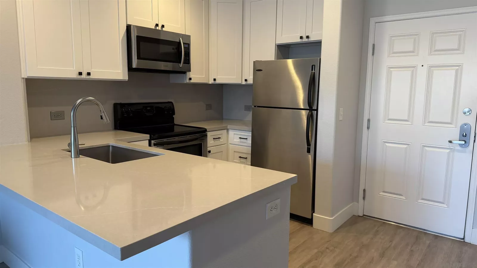 Property Photo: 1642 7th Avenue 331 CA 92101