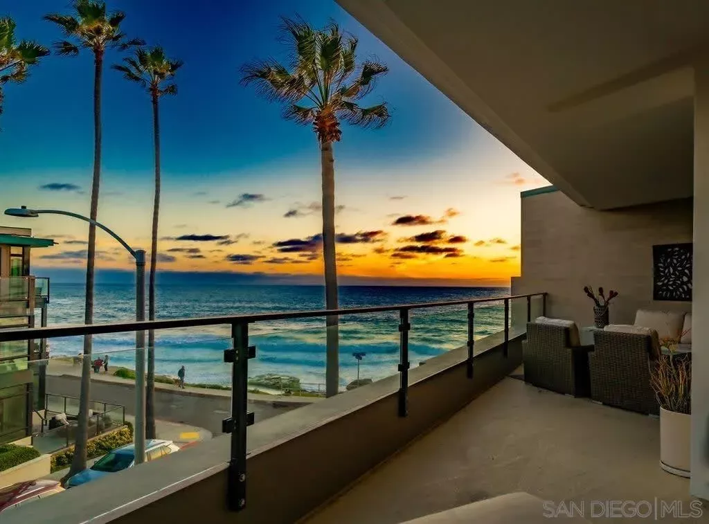 Property Photo: 6767 Neptune Pl 301 CA 92037