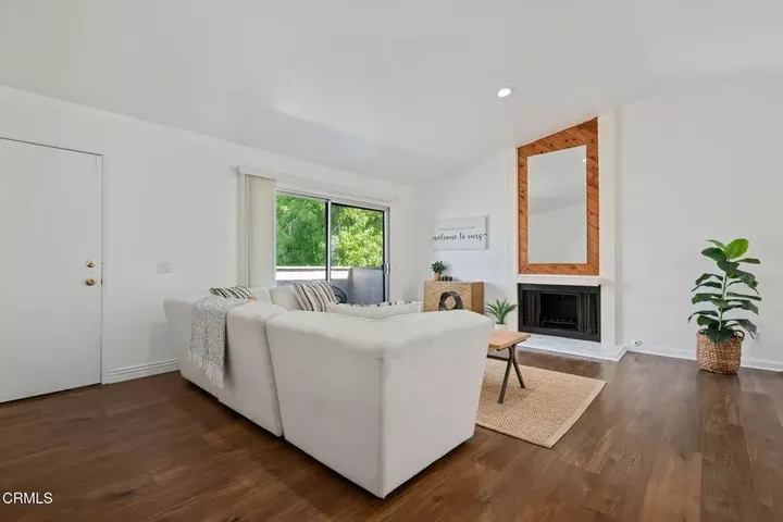 Property Photo: 5117 Jefferson Square CA 93033