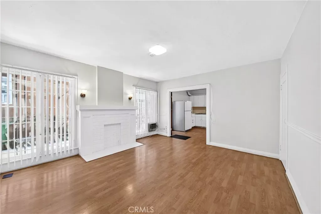 Property Photo:  139 S Manhattan 145  CA 90004 