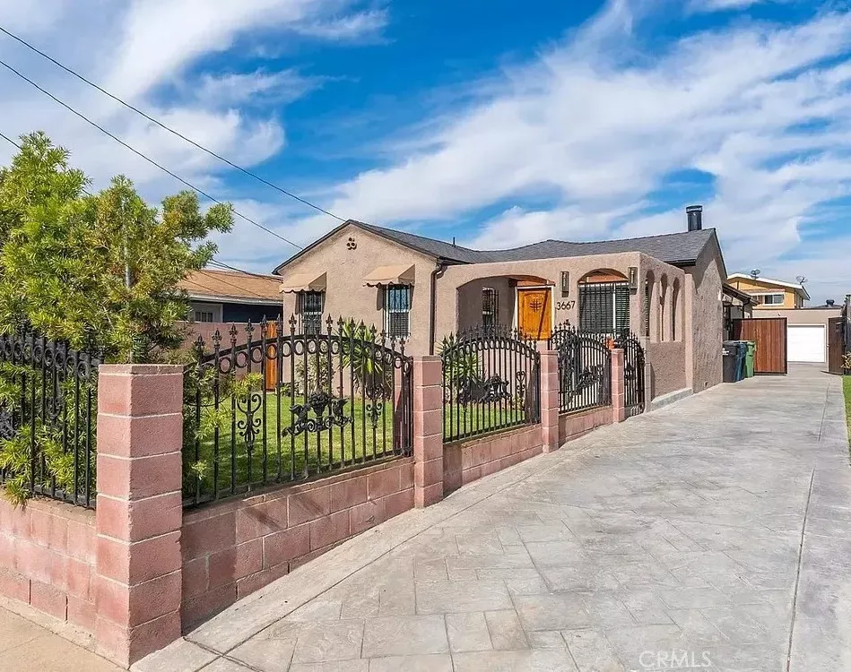 Property Photo: 3667 W 110th CA 90303