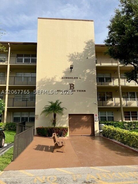 Property Photo: 850 SW 133rd Ter 411B FL 33027