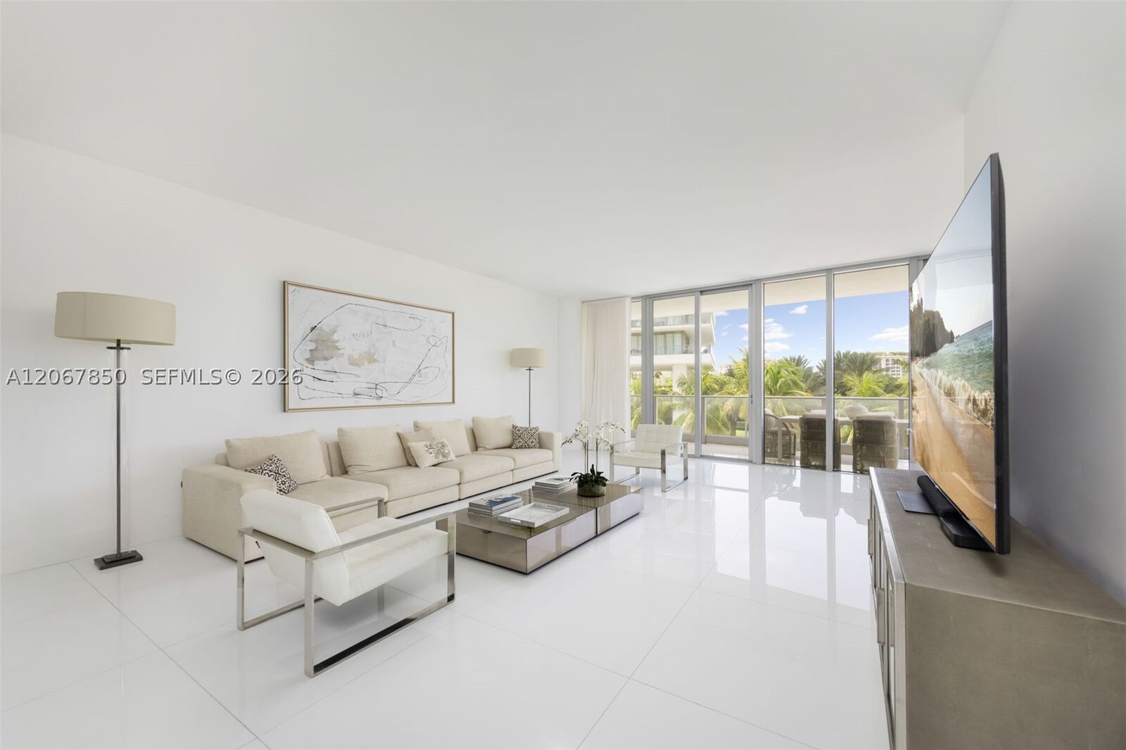 Property Photo:  801 S Pointe Dr 301  FL 33139 