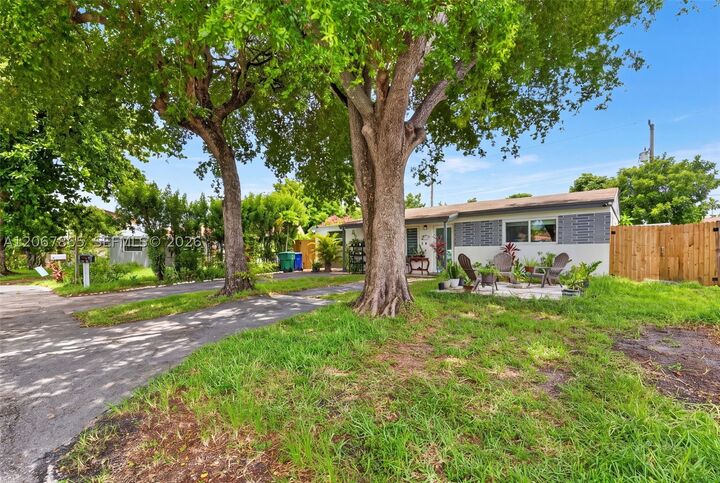Property Photo:  6919 SW 22nd Ct  FL 33023 