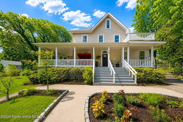 Property Photo:  168 Cebra Avenue  NY 10304 