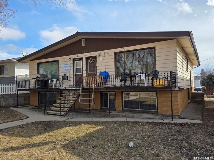 Property Photo: 459 6th Avenue NW SK S9H 0Y2