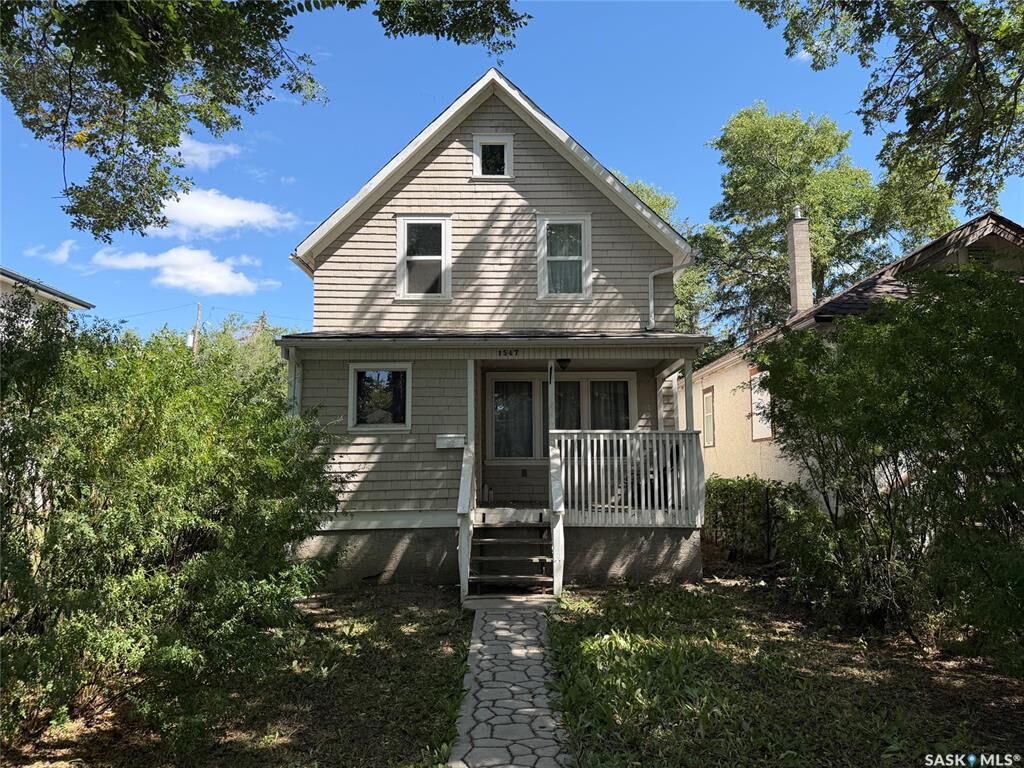 Property Photo:  1547 Athol Street  SK S4T 3C9 