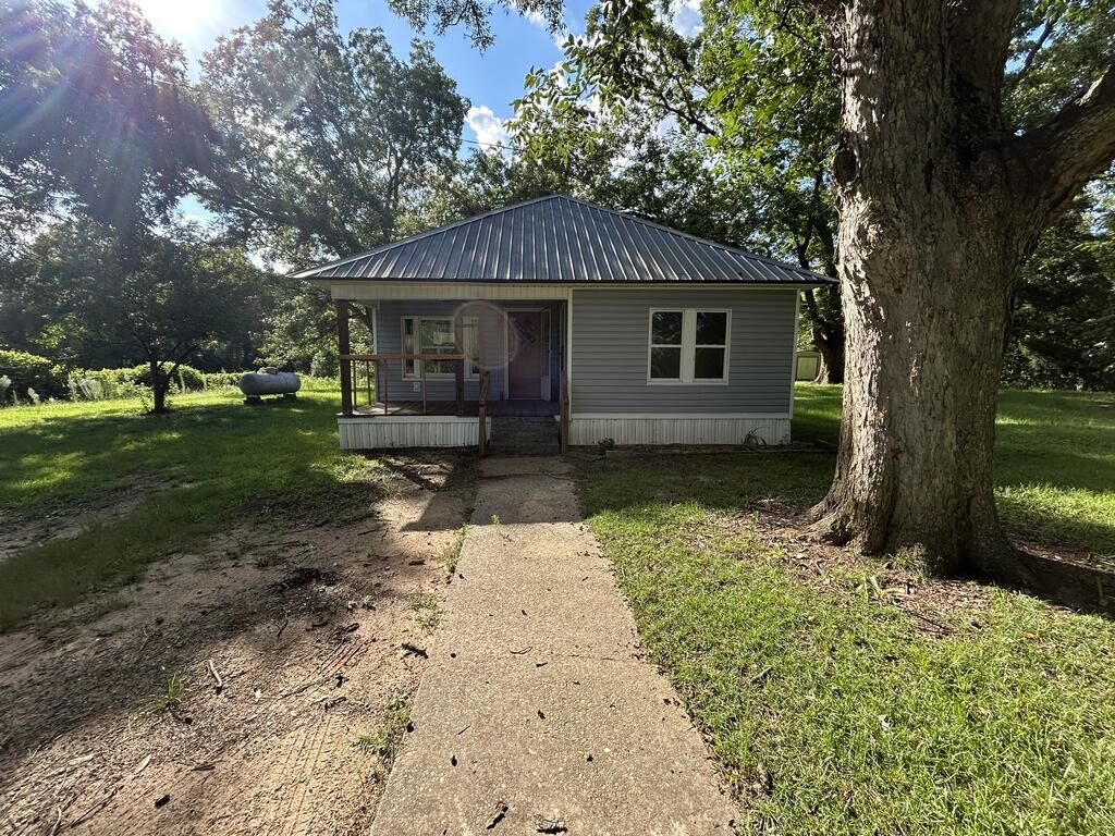 Property Photo:  69 County Road 523  AL 36323 