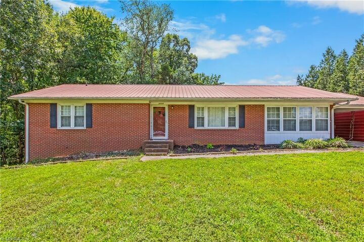Property Photo: 4994 Hampton Road NC 27012