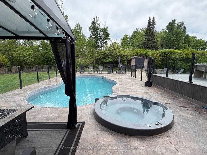 Photo de la propriété: 790 Laurentian Avenue ON P1B 7T8