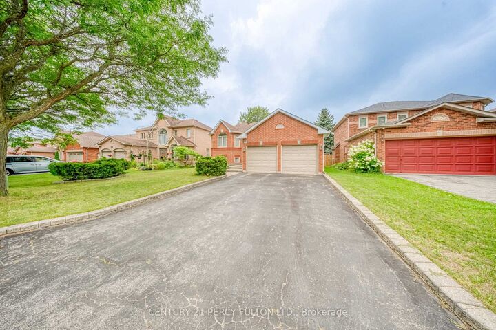 Property Photo: 504 Sandalwood Court ON L1G 7X9
