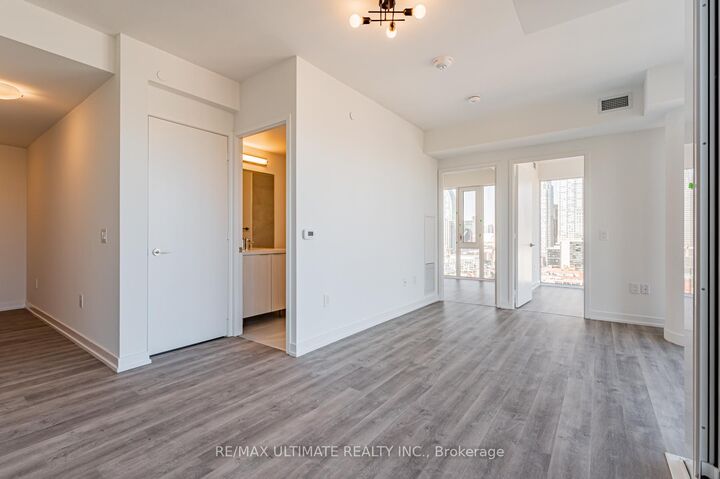 Property Photo: 158 Front Street East Street 2104 ON M5A 0K9