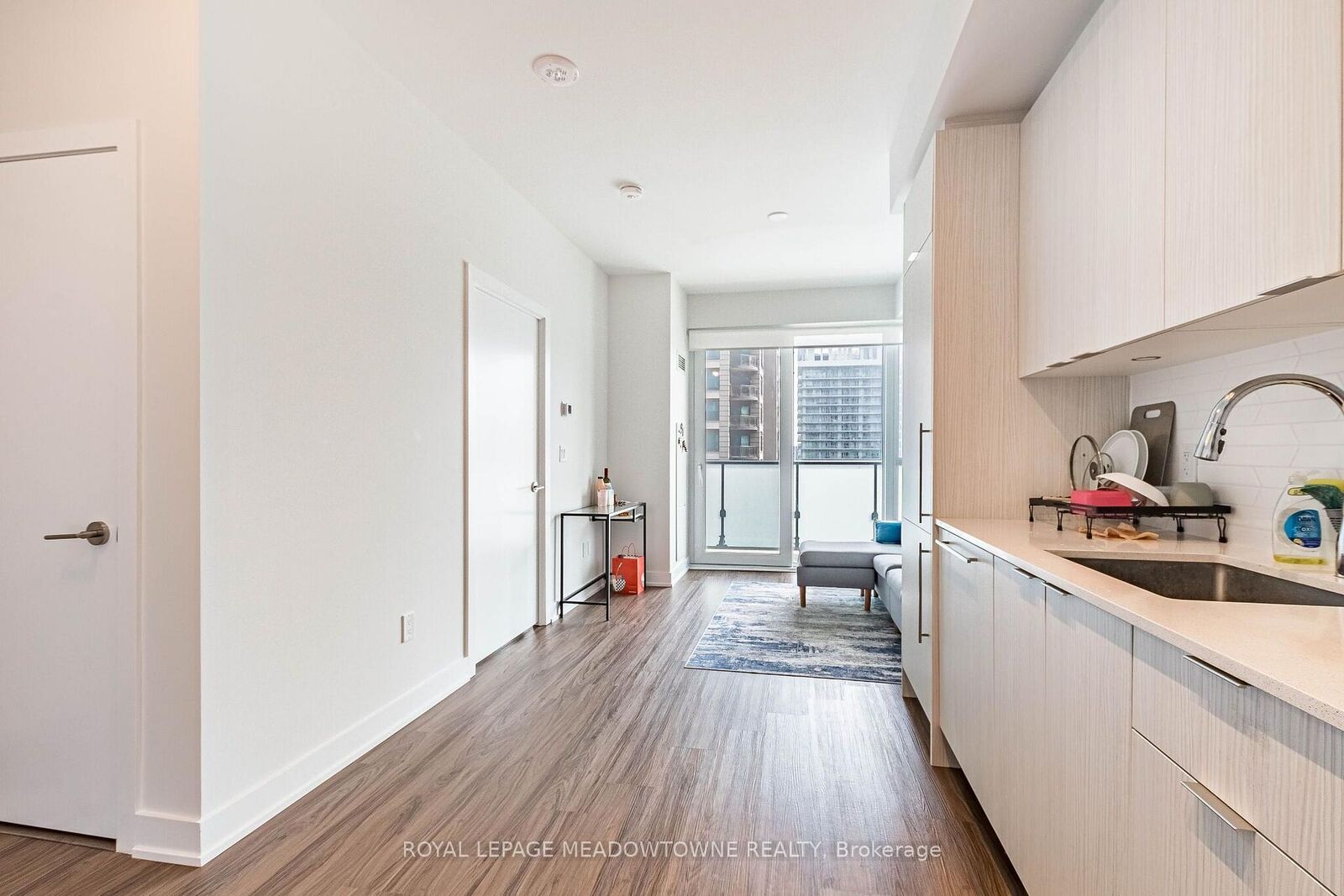 Property Photo:  430 Square One Drive 1202  ON L5B 0L6 
