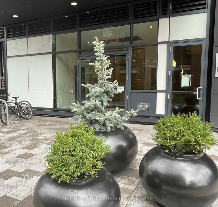 Property Photo: 203 Catherine Street 705 ON K2P 1J5
