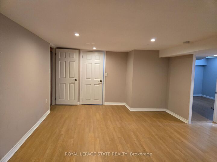 Property Photo:  48 Mountain Avenue N  ON L8G 3N9 