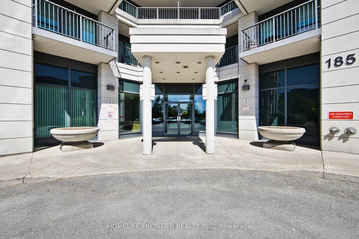Property Photo: 185 Oneida Crescent 1117 ON L4B 0B1