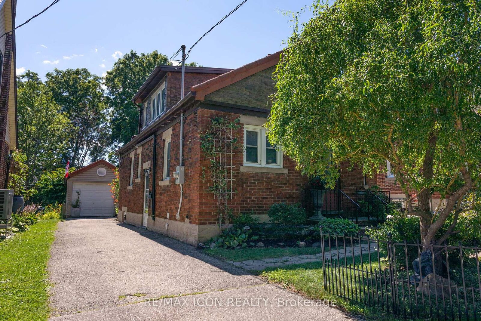 Property Photo: 299 Park Street ON N2G 1N2