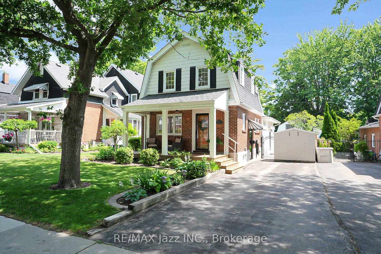 Property Photo:  559 Masson Street  ON L1G 5A2 