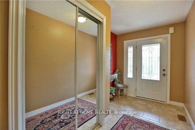 Property Photo: 5162 Falconcrest Drive ON L7L 6K6