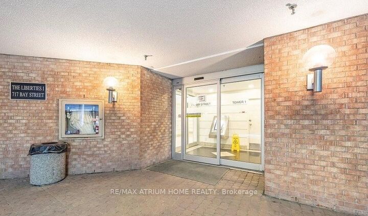 Property Photo: 717 Bay Street 1403 ON M5G 2J9