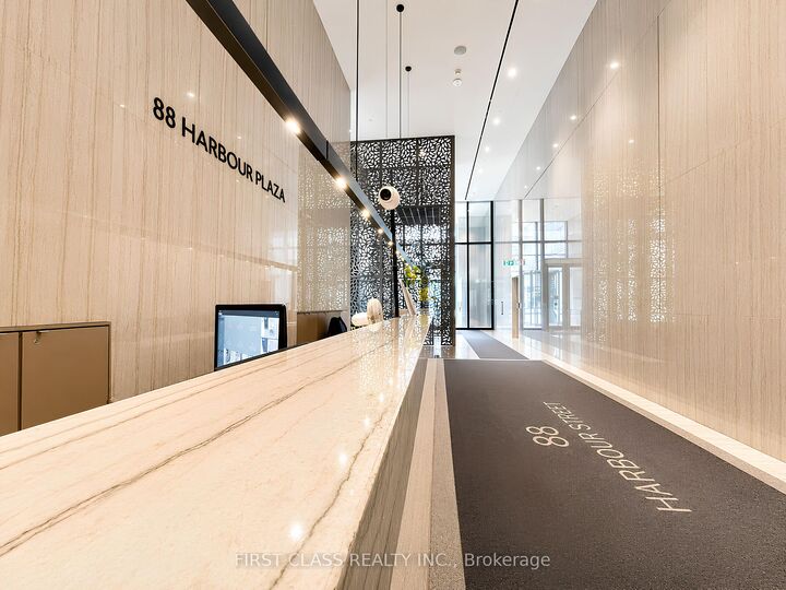 Property Photo: 100 Harbour Street 3810 ON M5J 1B7