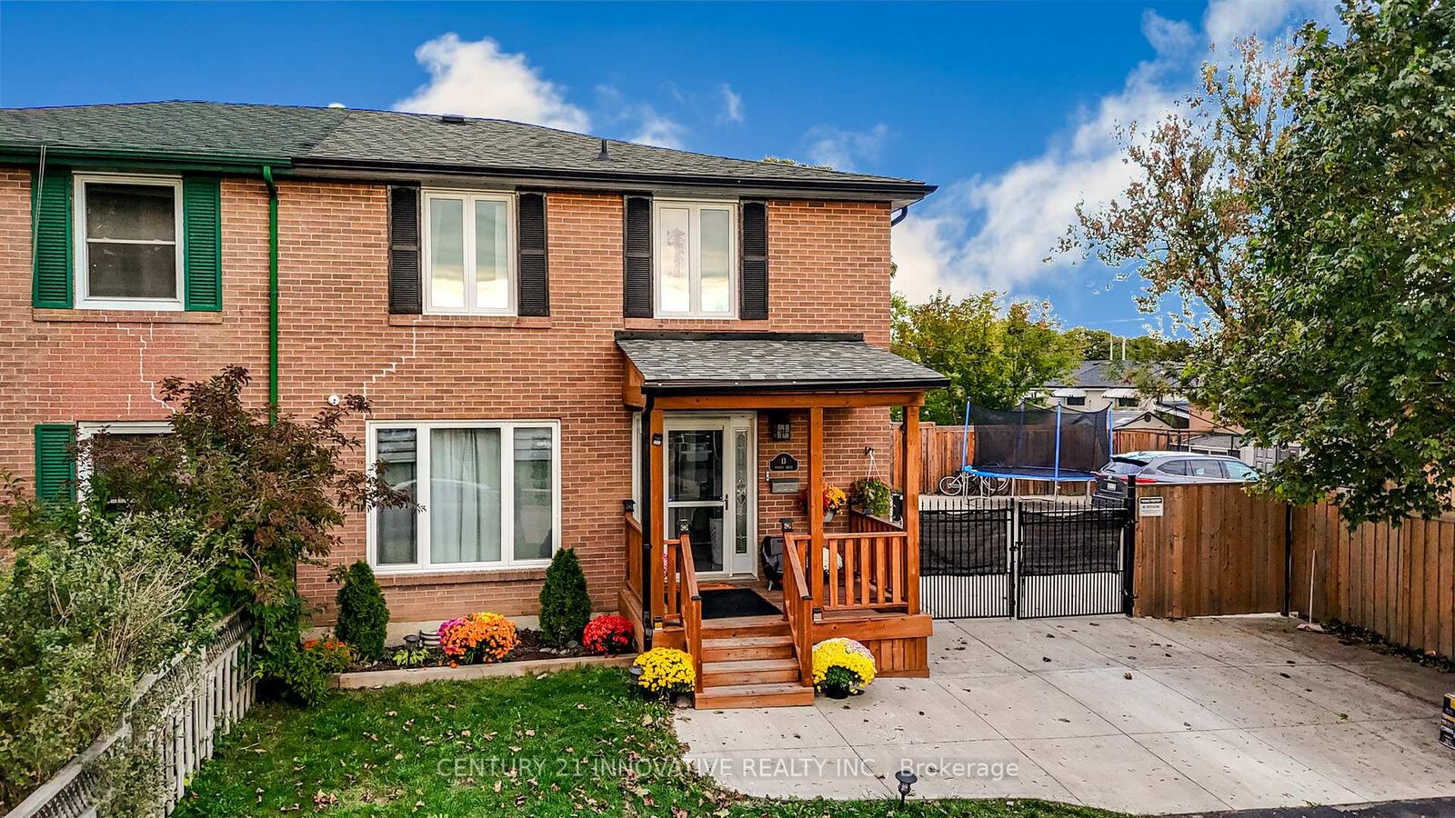 Property Photo: 13 Dorset Drive ON L6T 2Y1