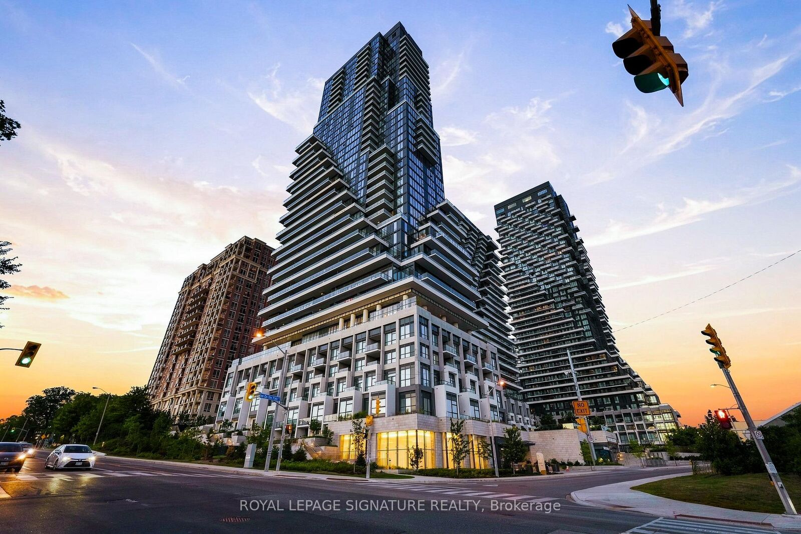 Property Photo:  10 Inn On The Park Drive 2709  ON M3C 0P9 