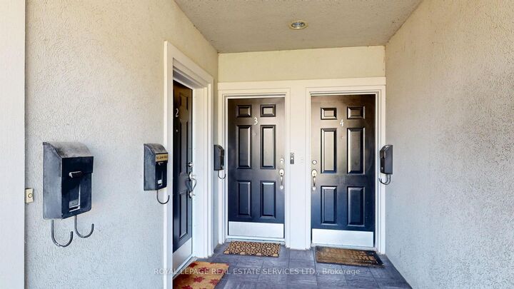 Property Photo:  85 Albani Street #3  ON M8V 1X3 
