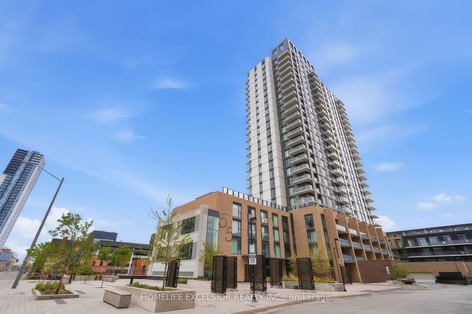 Property Photo:  55 Duke Street W 1305  ON L3R 1M5 